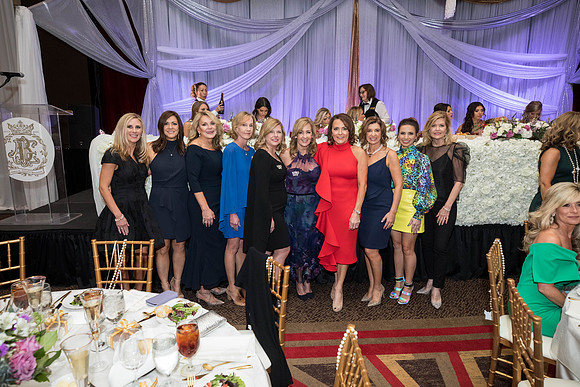 JEB46716_GCCA_QueensLuncheon