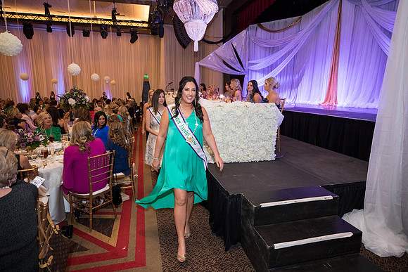 JEB46842_GCCA_QueensLuncheon