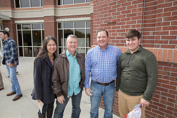 JEB37992_FBC_Youth_Building