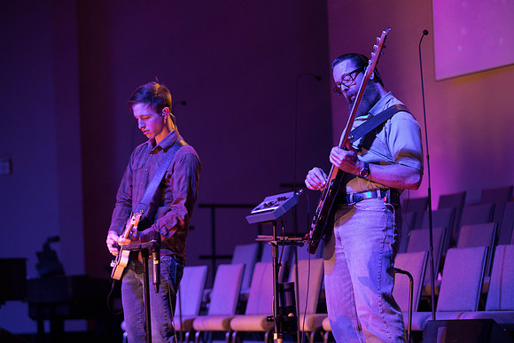 JEB46282_FBC_Youth_Building