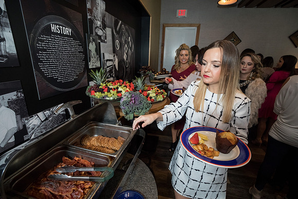 JEB48356_Athena_brunch