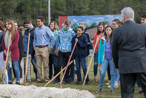 JEB46228_FBC_Youth_Building