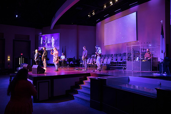 JEB38136_FBC_Youth_Building