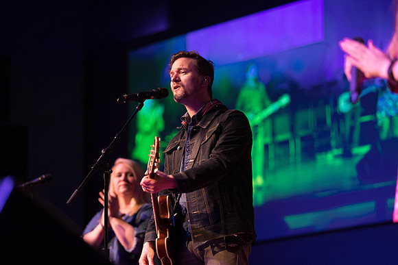 JEB46409_FBC_Youth_Building