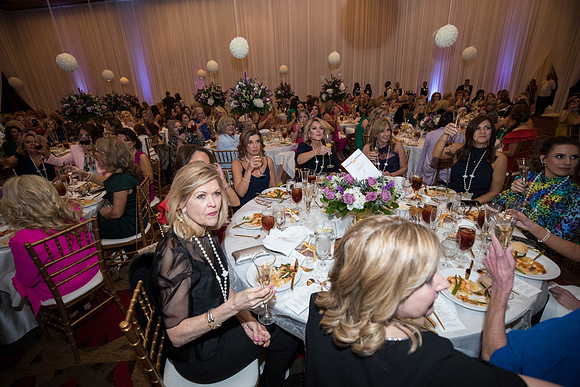JEB46833_GCCA_QueensLuncheon