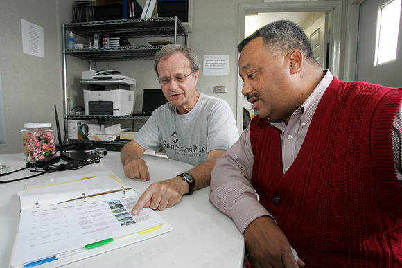 Rev. Fred Luter Jr. works with Samaritan's Purse
