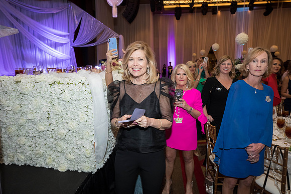 JEB46678_GCCA_QueensLuncheon