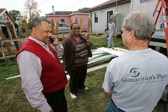 Rev. Fred Luter Jr. works with Samaritan's Purse