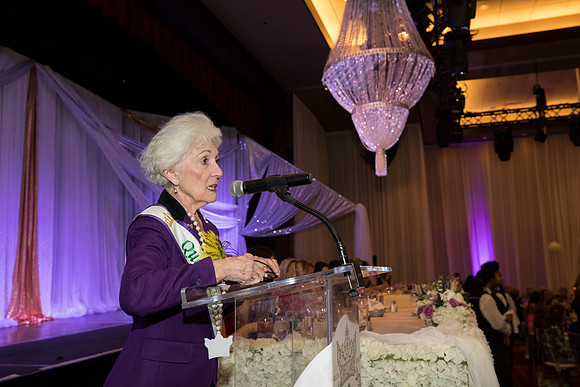JEB46739_GCCA_QueensLuncheon