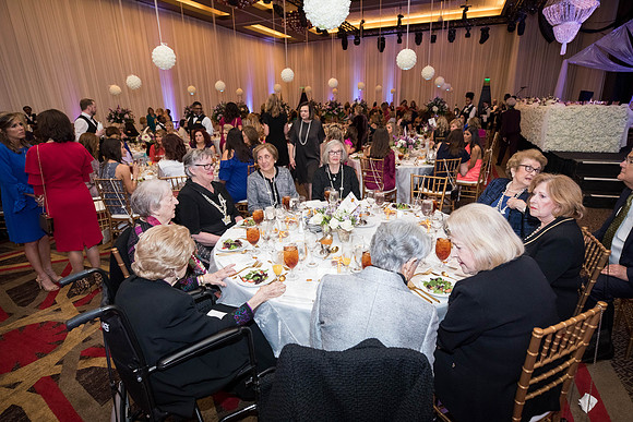 JEB46611_GCCA_QueensLuncheon