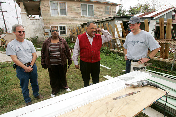 Rev. Fred Luter Jr. works with Samaritan's Purse