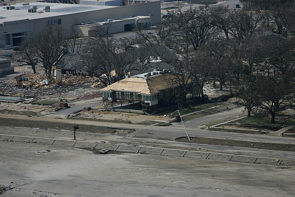0829_BILO_BatesKatrinaAerial082