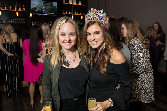 JEB48336_Athena_brunch