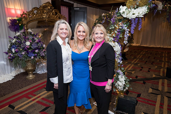 JEB46925_GCCA_QueensLuncheon